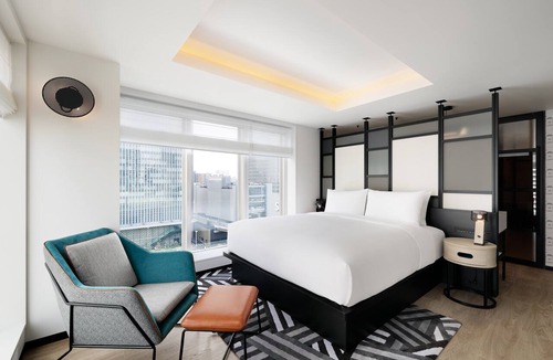 Shinchi Hotel | Aloft by Marriott Osaka Dojima