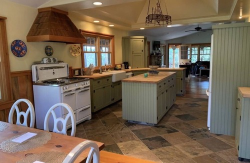 Miramonte House | Beautiful ranch cottage close to Kings Canyon and Sequoia National Parks