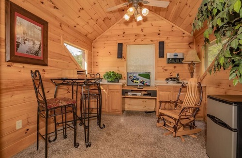 Chalet Village Cabin | Breathtaking View of Gatlinburg`s Smoky Mtns!