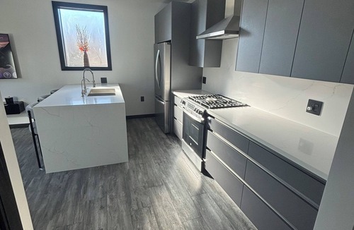 Burbank House | Burbank - Starlight Hills Luxury Guest House