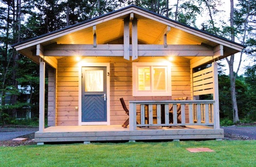 Kita Karuizawa RV Rental | Cabanon utile Living in a small cabin in the fo/Agatsuma County Gunma