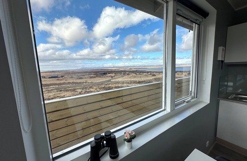 Borgarnes Cabin | Cabin with Jacuzzi, next to Fossatún, west of Iceland
