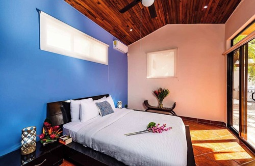 Playa Langosta Apartment | Casa Tropical☙Remodeled Beach Oasis Perfect for resting and relaxing ❧