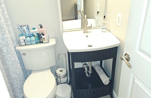 Cardozo Bed & Breakfast | Charming 2-bedroom bed & breakfast condo in fabulous Washington with WiFi, AC