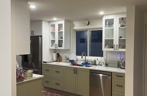 Ottawa Division House | Charming 3-bedroom house in Ottawa with cool AC breeze. Family friendly