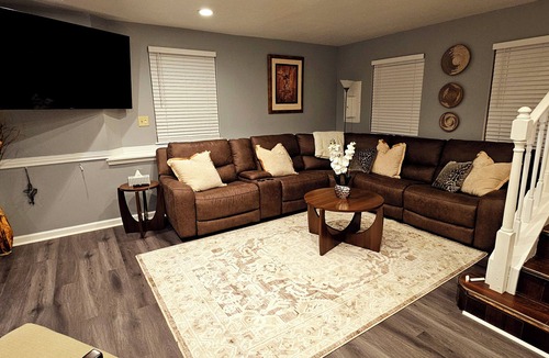 Bowie House | Charming 3-bedroom townhome with luxury settings, AC ,WiFi in brilliant Bowie