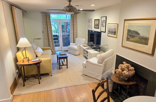 Adams Morgan Apartment | Charming cozy English style apartment w AC in Lively Kalorama/Adams Morgan