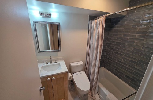 Adams Morgan Apartment | Charming cozy English style apartment w AC in Lively Kalorama/Adams Morgan