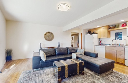 Rosario House | Cheerful 1-Bedroom Getaway on Orcas Island — Forest Retreat with Sound Views