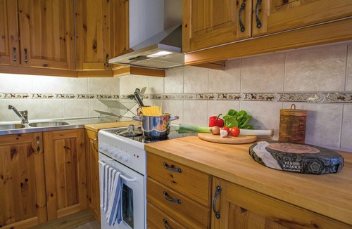 Landvetter Cottage | Comfortable Cottage at Scenic Lake