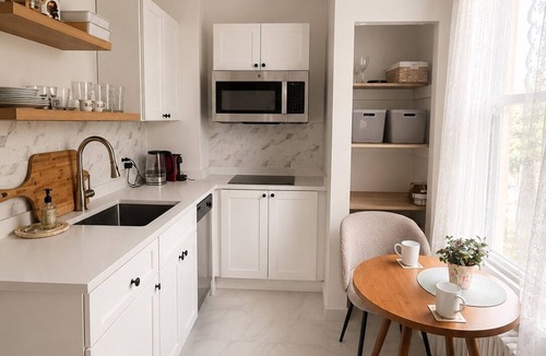Trinidad Apartment | Cozy 1-bedroom apartment in trendy Washington with free street Parking