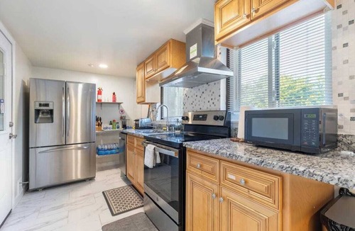 Hillandale House | Cozy 3BR Suite w/Private Entry Mins to DC & UMD