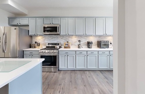 Brightwood Park House | Cozy and furnished 4B4B turnkey rental - Business, Family, and Pet Friendly