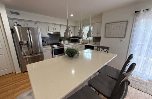 Montgomery Village House | Cozy Gameroom 4BR/3b Townhouse by the Lake - Gaithersburg, Maryland