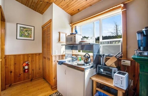 Deer Harbor Cottage | Deer Harbor Cottages, Entire Property. Sleeps up to 16. 3 Hot Tubs. 4 Bedrooms.