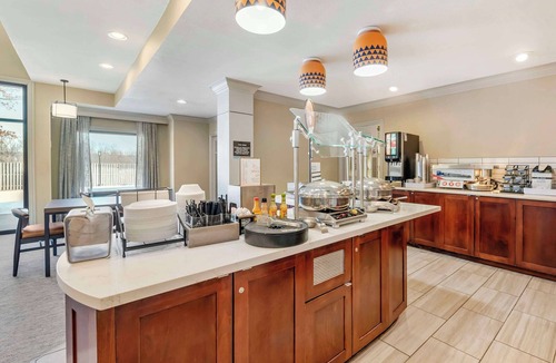 Herndon Apartment | Discover Herndon's Charm! All-Suite Airport Hotel with Free Airport Shuttle!