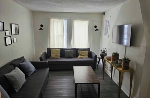 Lowertown Apartment | Downtown Ottawa 3 bedrooms