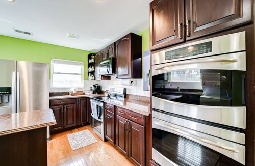 Seminary Hill Apartment | Elegant 4Bd, 3bth with Office,free parking and E.V Charger in peaceful neighbor