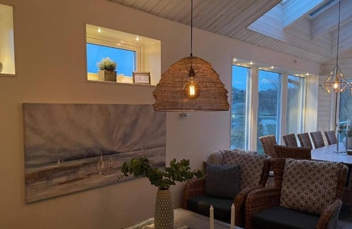 Torslanda House | Family house located in first line of the sea with a beautiful view