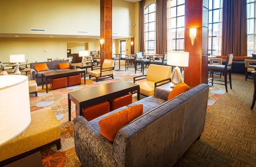 Northfield Apartment | Free Breakfast Buffet, Indoor Pool. King Suite Near University of Colorado Hospital.