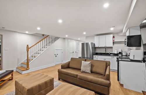 Columbia Heights Apartment | Garden apt sleeps 8 in NW DC w/parking near metro