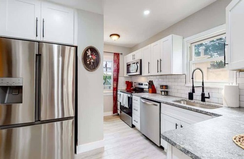 Washington Park West House | Groovy Getaway in the Heart of Denver