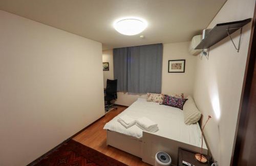 Setagaya House | Hanegi Park Dog Lover Home Stay - near Shimokitazawa, 10 min to Shibuya下北沢 渋谷至近 羽根木公園前の邸宅犬好きな方ホームステイ