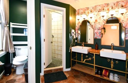 Adams Morgan Hotel | HighRoad Washington DC