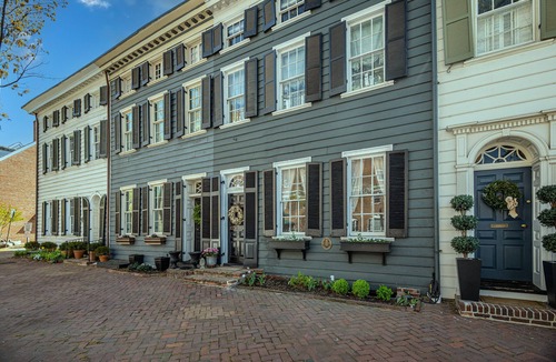 Old Town West House | Historic 4-bedroom Brockett's Row house in Old Town Alexandria