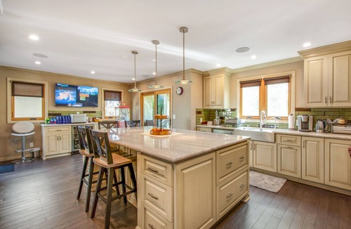 View Park-Windsor Hills House | Historic Hillside Charm in Historic View Park