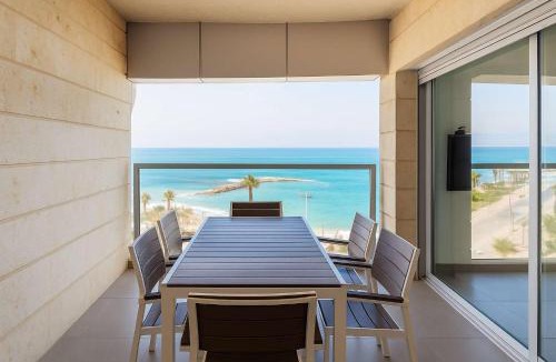 Bat Yam Apartment | Iconic Tower 3BR l Frontline Sea View l Mamad