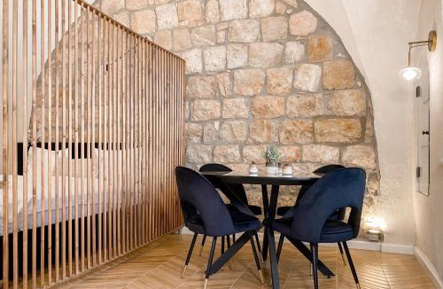 Nachlaot Apartment | Jerusalem Central - Your Stylish Stay Near Shuk & Western Wall