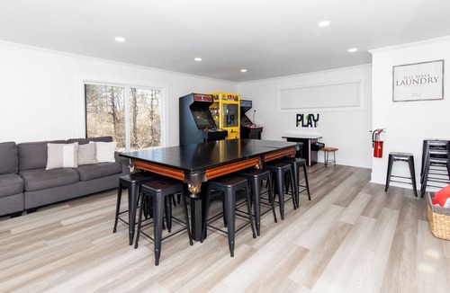 Huron House | Large Group Space with Theatre & Game Room - Sleeps 20!
