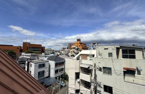 Tennoji Villa | LUCK Accommodates up to 19 people Quiet area in central Osaka Shinsaibashi Kuromon Market Namba are next to each other and transportation in the city and airport is super convenient