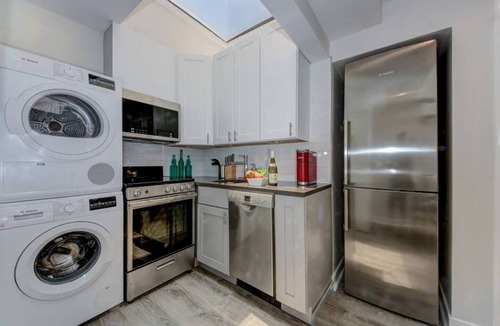 Dupont Circle Bed & Breakfast | Luxury 2BR apartment Suite 7 in Dupont/Kalorama