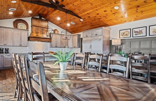 Chalet Village Cabin | Luxury Gatlinburg Cabin w/Hot Tub & Game Room