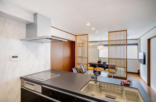 Joto Villa | Luxury Japanese Villa丨Family-Friendly丨Fits Groups丨Near Osaka Castle丨450m to Kyobashi丨Rakui