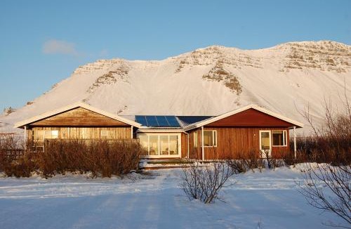 Hvalfjarðarsveit House | Móar guesthouse