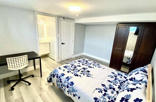 Ledbury - Heron Gate - Ridgemont - Elmwood Apartment | Master bedroom with private bathroom 10 min drive to Downtown & Ottawa Airport