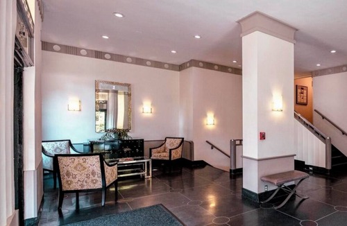 Cathedral Heights Apartment | Minimum rental period is 6 months! Cozy 1-bedroom apartment in enjoyable D.C.
