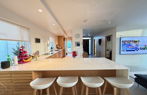 Haaleiti House | Modern family friendly house centrally located in Reykjavik, with Hot Tub