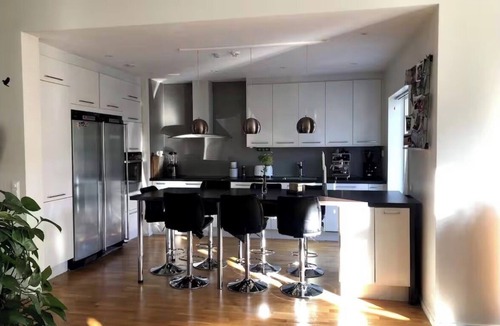 Partille House | Modern home with jacuzzi, near the lake and Gothenburg