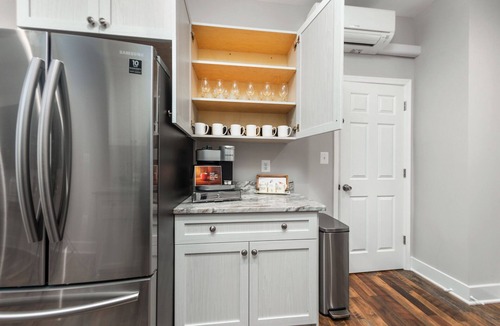 Shaw House | Modern Townhome with AC in the heart of Washington Shaw/Logan Circle