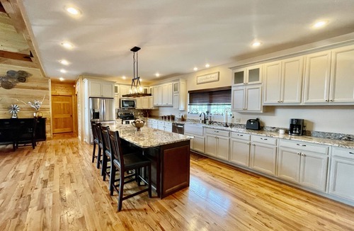 Chalet Village North House | MT VIEW, HOT TUB, GAME ROOM, THEATER, GREAT LOCATION!