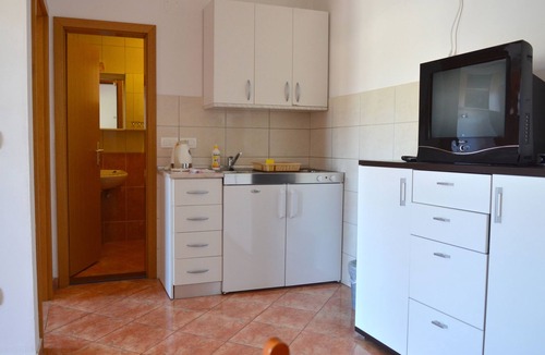 Gradac Apartment | One bedroom apartment with balcony and sea view Gradac, Makarska (A-13681-e)