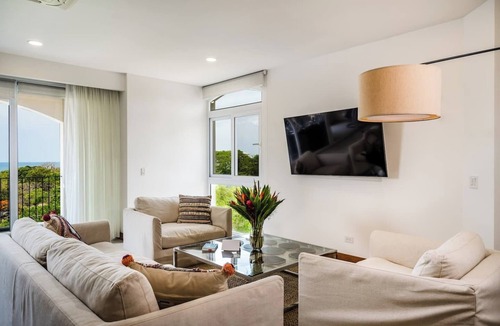 Playa Langosta Condo | Peninsula 30, brand-new, 3-BR, 3BTH penthouse condo in the luxurious Peninsula building, in Langosta (Tamarindo)