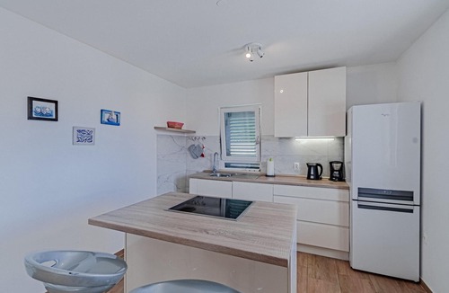 Potirna House | Pet friendly home in Nova