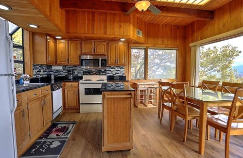Chalet Village Cottage | Picturesque Cottage Retreat with a Private Hot Tub near Gatlinburg, Tennessee