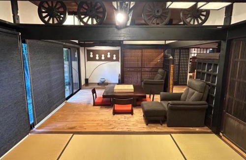 Shinshiro House | Pottery & Stay -UTSUWA-