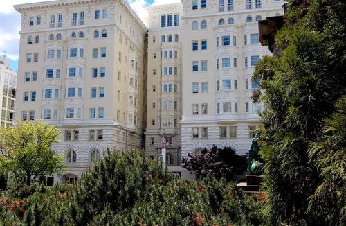Kalorama Heights Hotel | Premium Suite Escape! 2 Spacious Units Perfect for Families! Attractions Nearby!